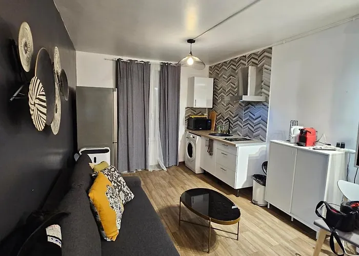 At Stlazarre Opera Haussman アパート パリ