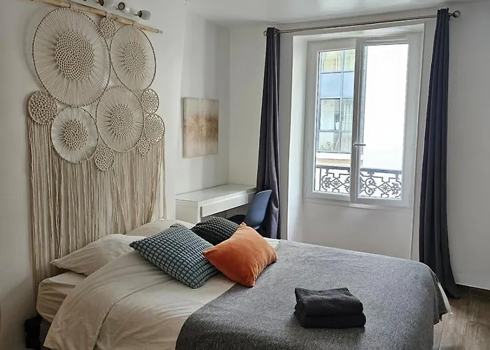 At Stlazarre Opera Haussman アパート *