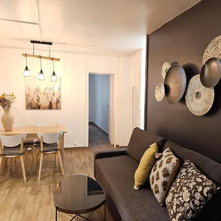 At Stlazarre Opera Haussman